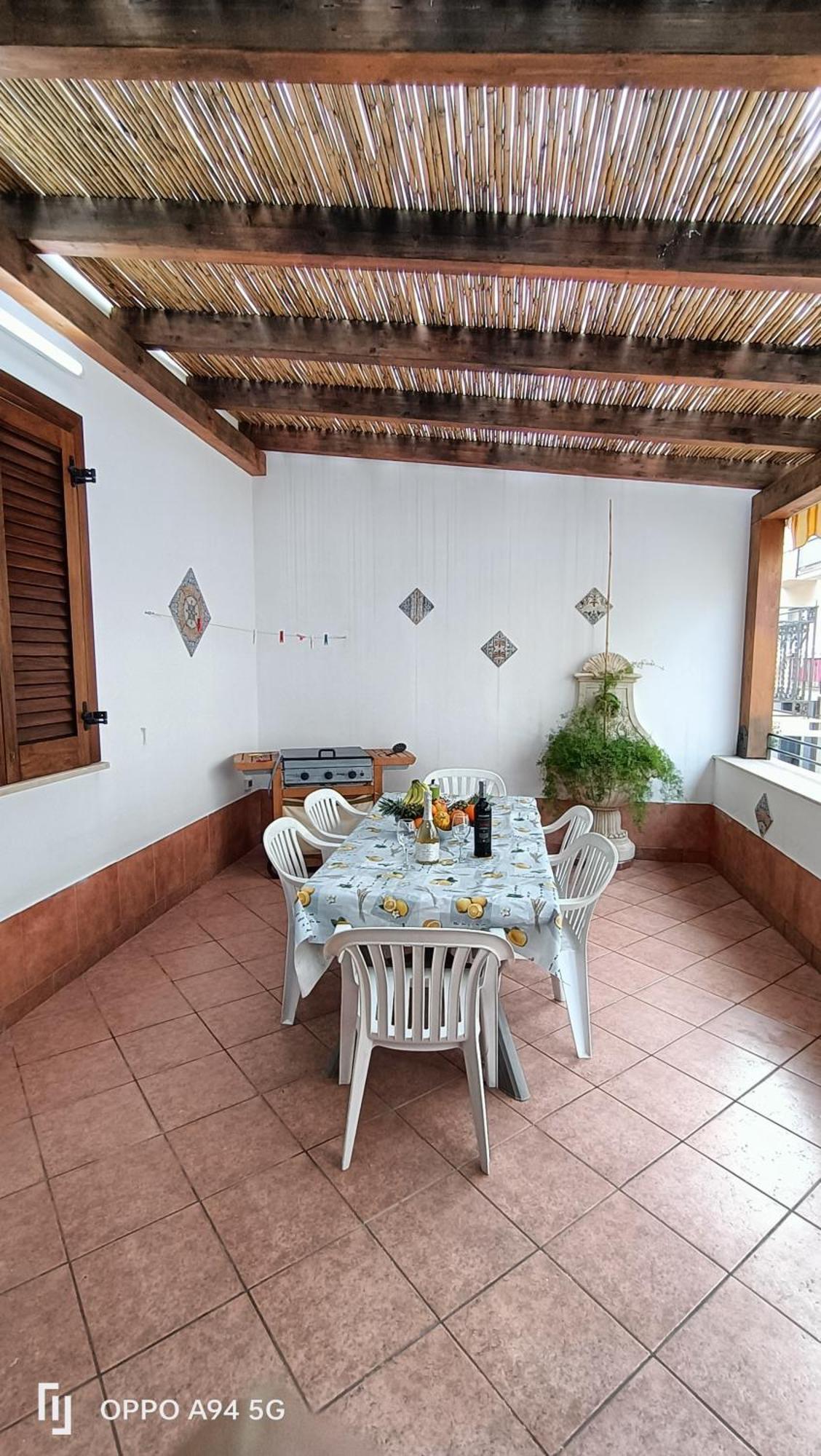 Casa Vita In Centro Balestrate Exteriér fotografie