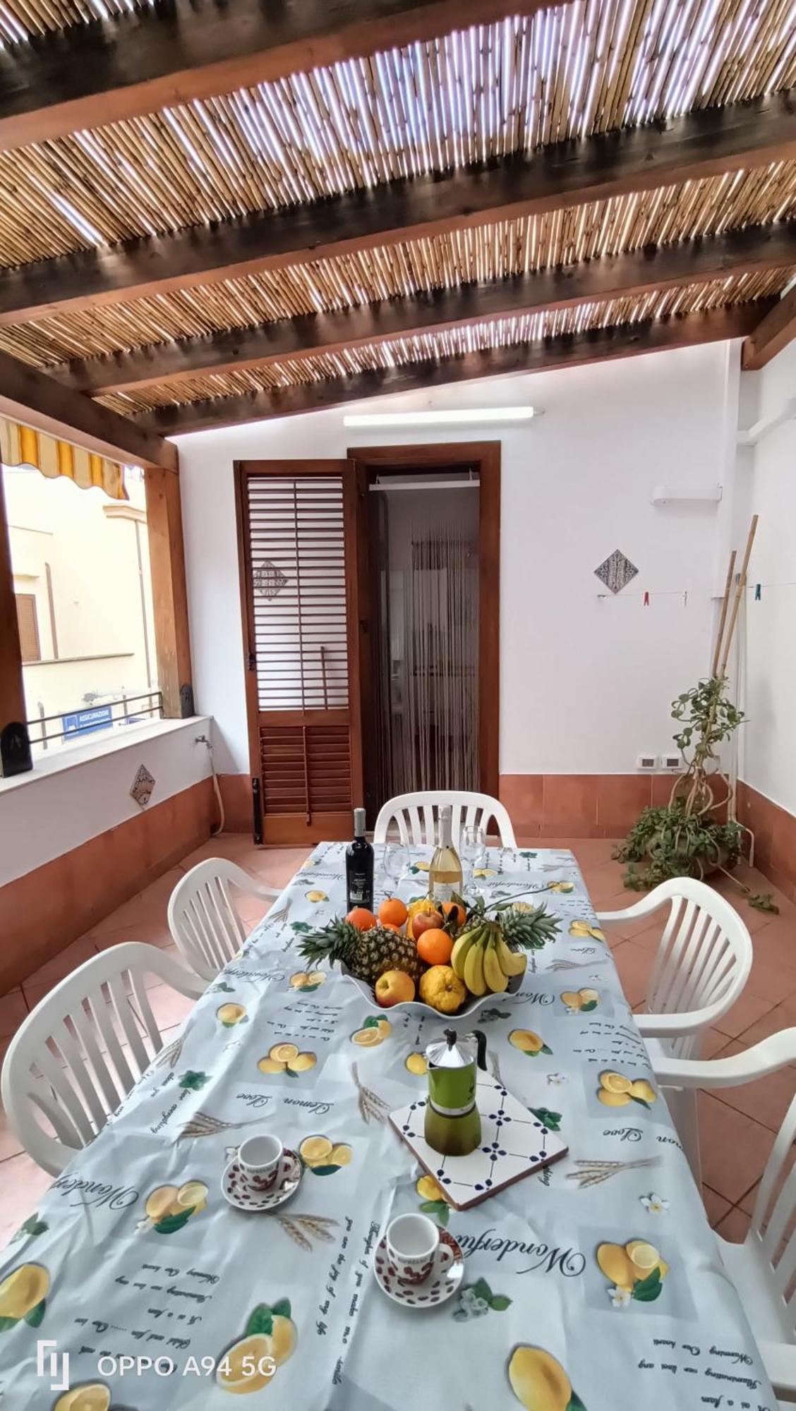 Casa Vita In Centro Balestrate Exteriér fotografie