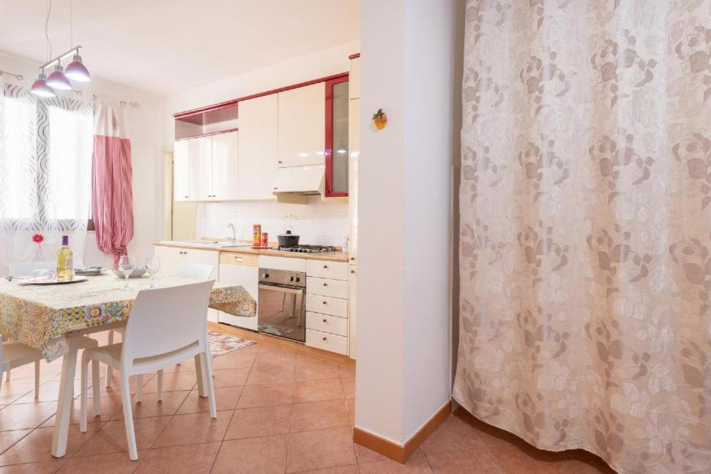 Casa Vita In Centro Balestrate Exteriér fotografie